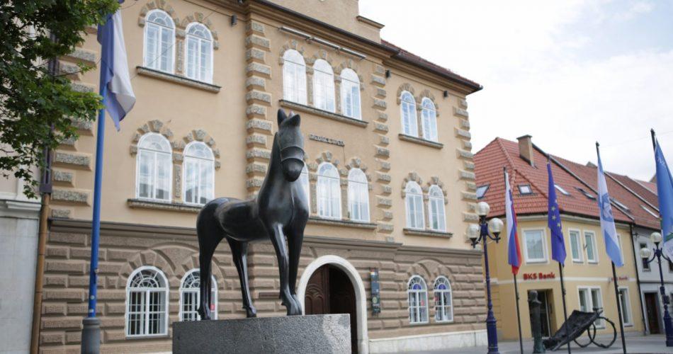 Glavni trg Slovenj Gradec konj galerija